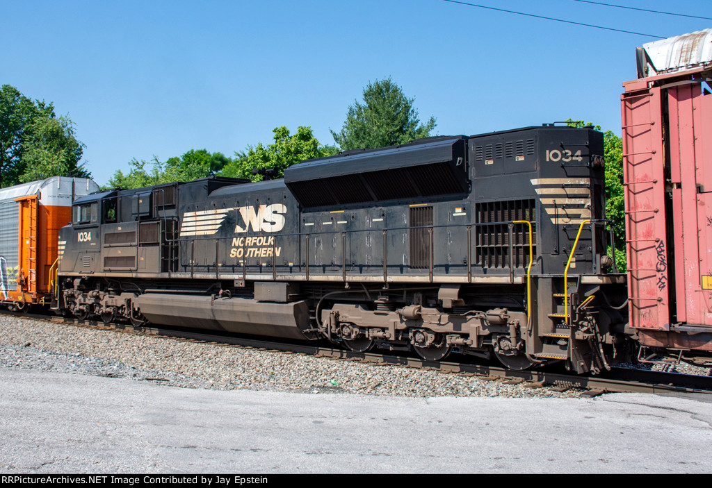 Mid-Train at Racetrack Road